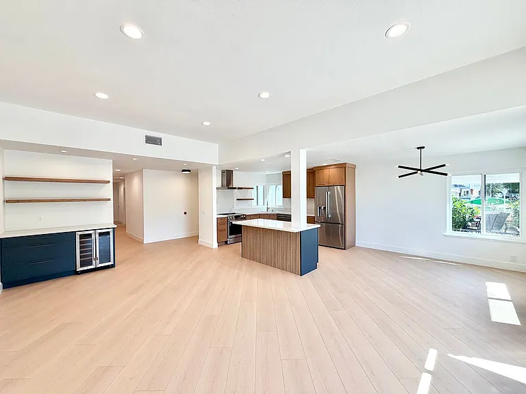 21676 Superior Ln — Photo 11