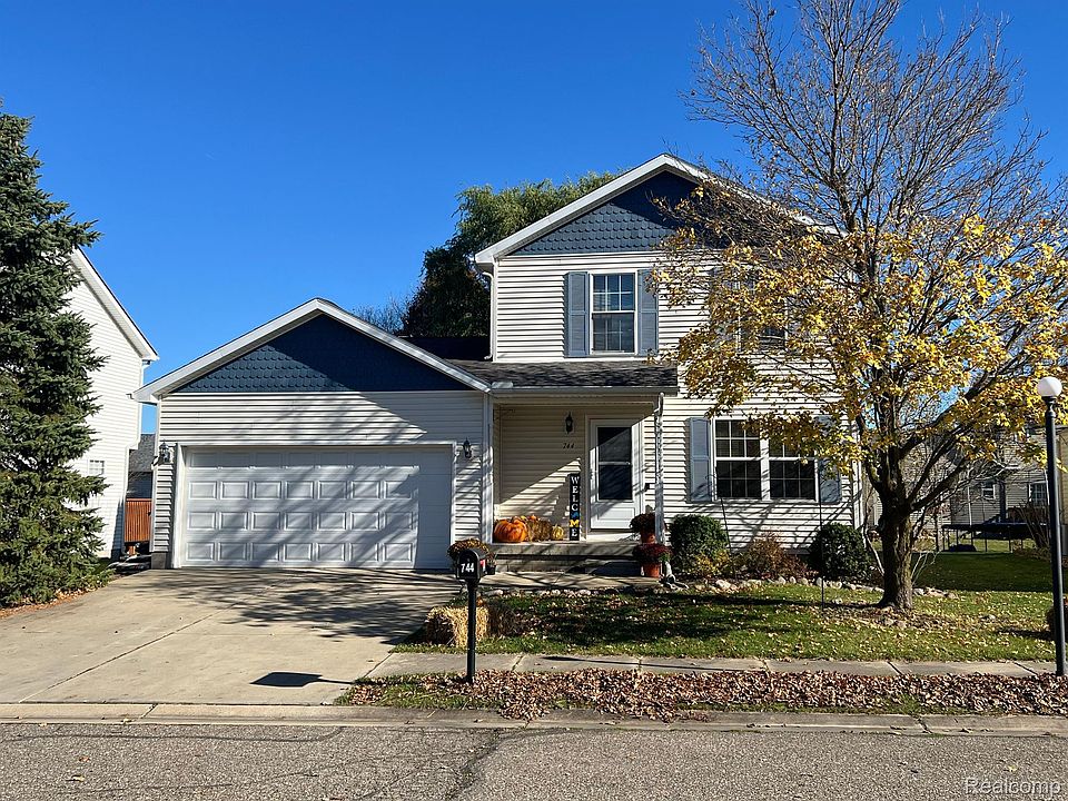 1st image of 744 Village Dr