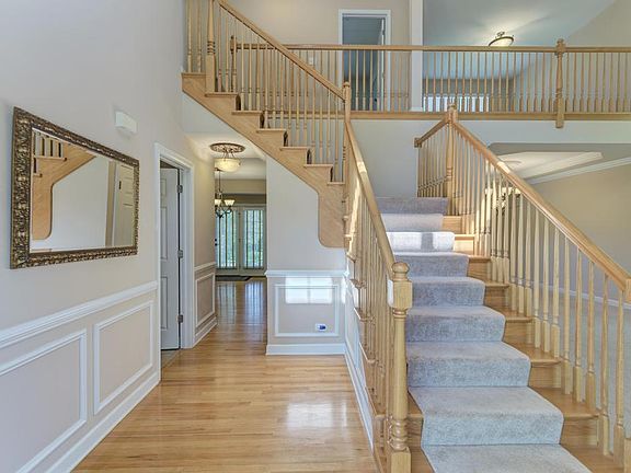 3rd image of 496 Bennett Dr