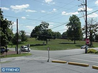 12 Marks Rd, Sinking Spring, PA 19608