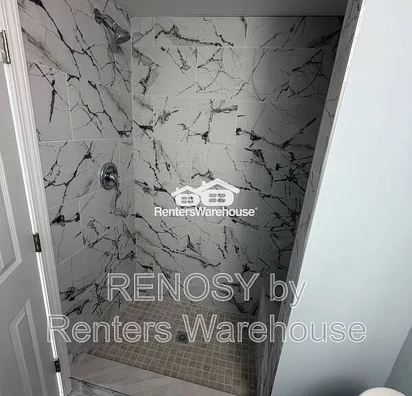 2033 N Fulton Ave — Photo 15