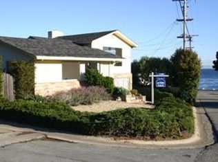 16 Beach St, Pacific Grove, CA 93950