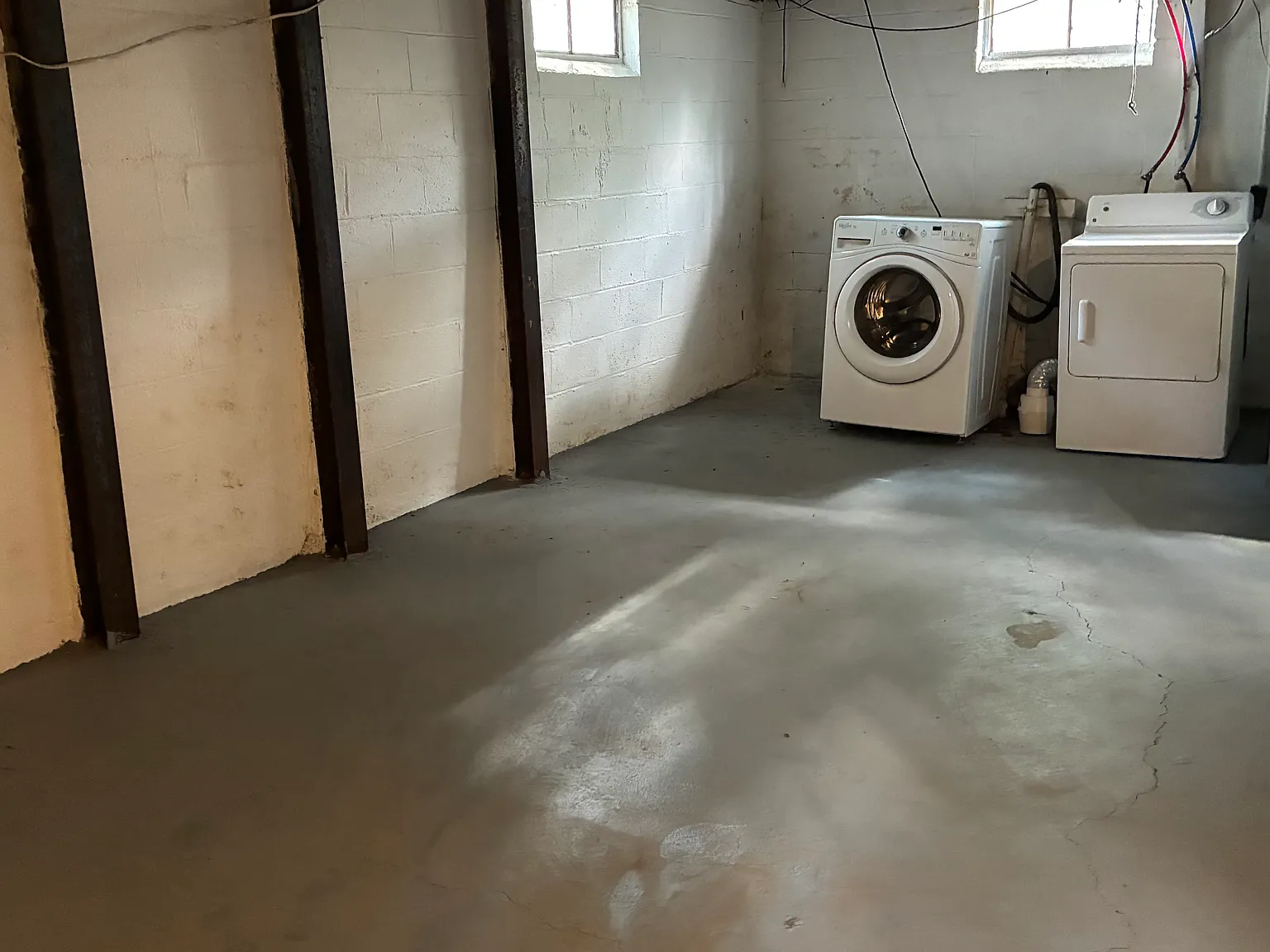 2 bed, 858 sqft, $1,300 — Photo 2