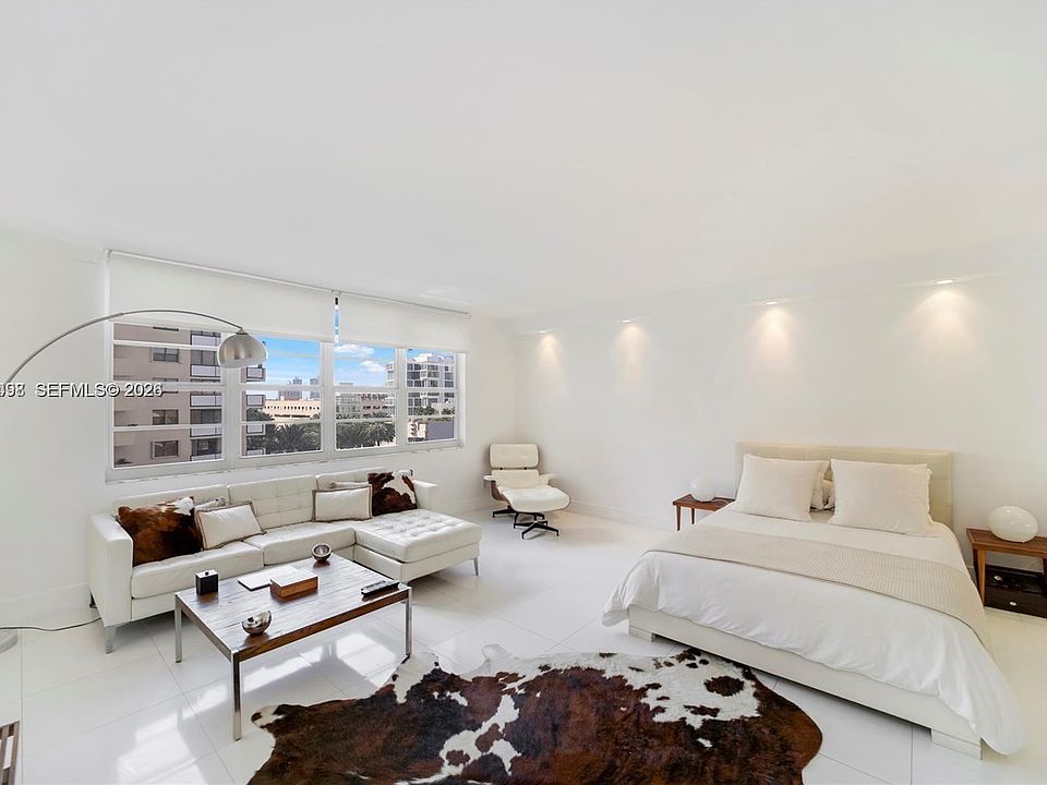 1st image of 100 Lincoln Rd #605