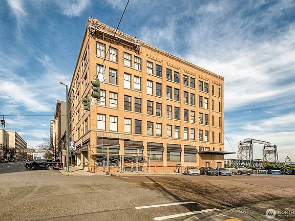 4th image of 1120 Cliff Avenue #501