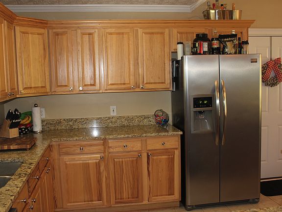 5th image of 106 Kathryn Ct