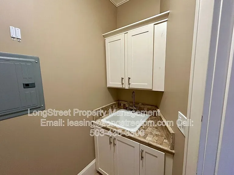 550 NW Alpine Ter — Photo 33