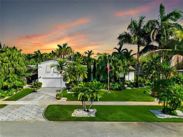 9821 SW 157th Ter, Miami, FL 33157