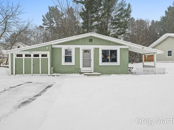 17652 Robbins Rd, Grand Haven, MI 49417