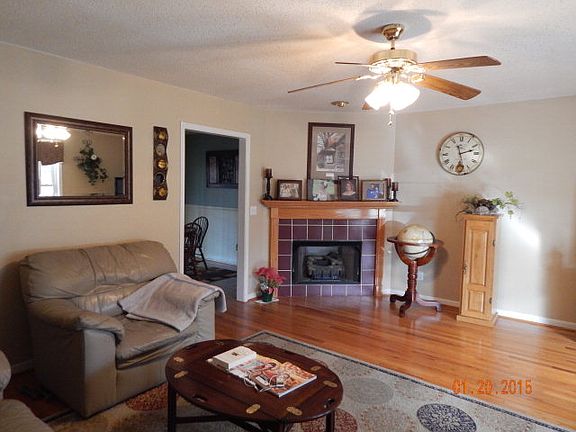 2nd image of 207 Raven Cir