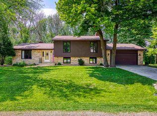2320 Stroebe Island Dr, Appleton, WI 54914
