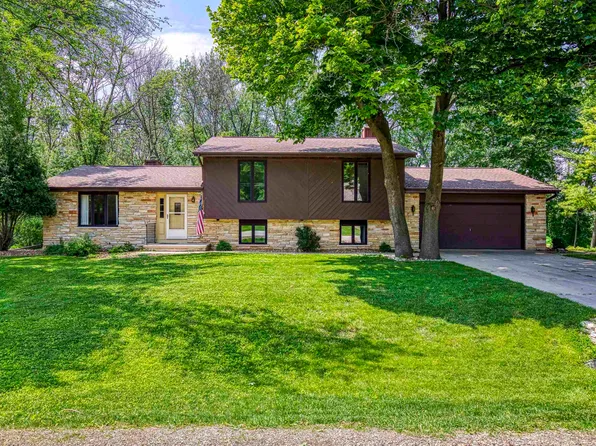 2320 Stroebe Island Dr, Appleton, WI 54914