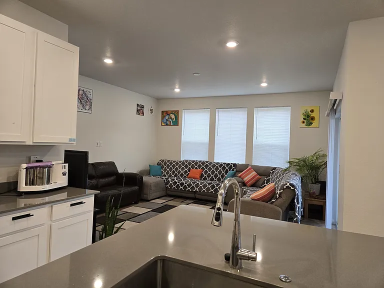 661 Lillibrook Pl — Photo 13