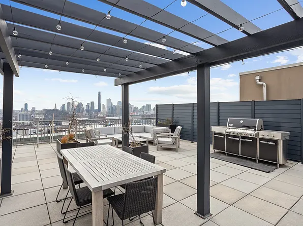 440 Kent Avenue image 6 of 11