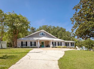 1802 Stuart Ave, Ocean Springs, MS 39564