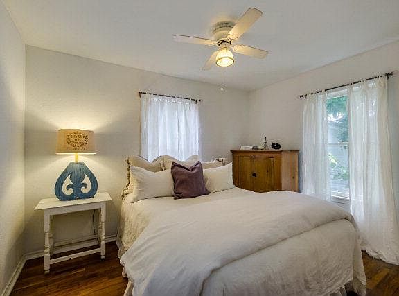 3rd image of 366 W Merriweather St