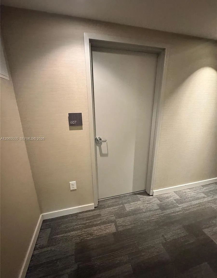 Brickell Ten Condo — Photo 2