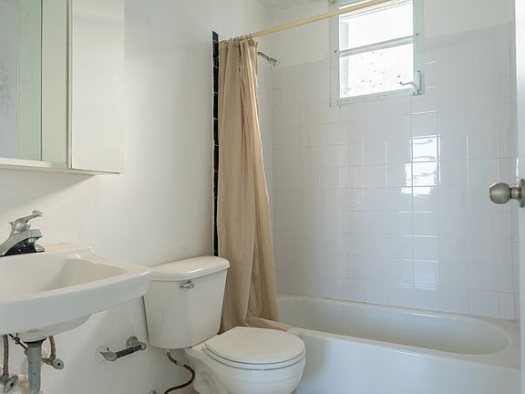 3rd image of P202 Cond Costa Esmeralda