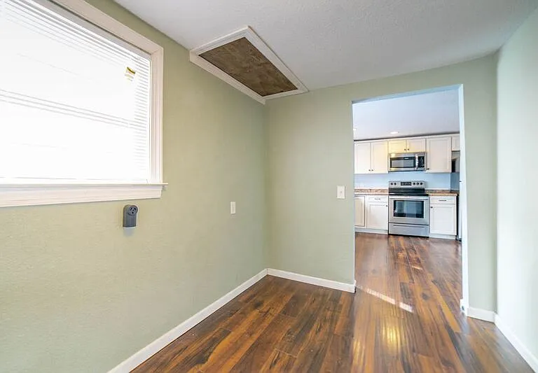 518 Railroad St — Photo 28