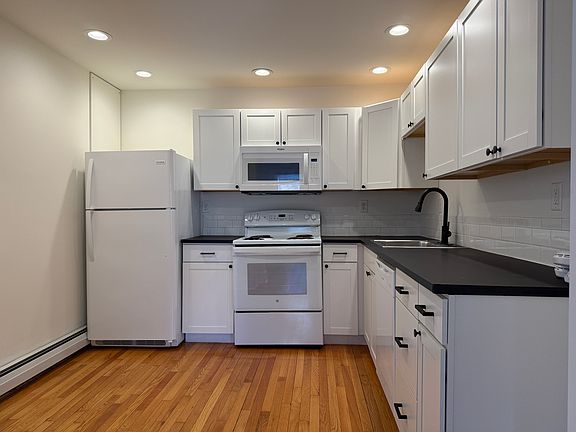 5th image of 17 Sherman Ave APT A