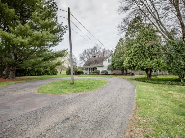 35 Pasco Hill Road, Cromwell, CT 06416