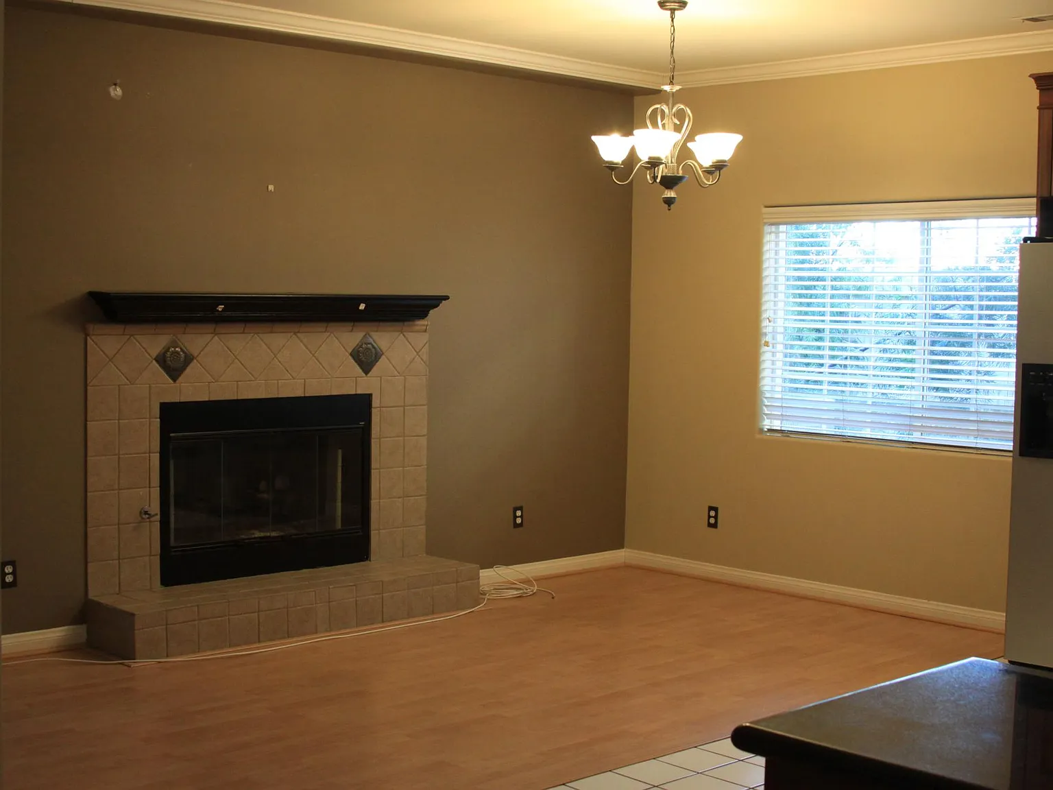 3 bed, 2.5 bath, 2127 sqft, $4,800 — Photo 3