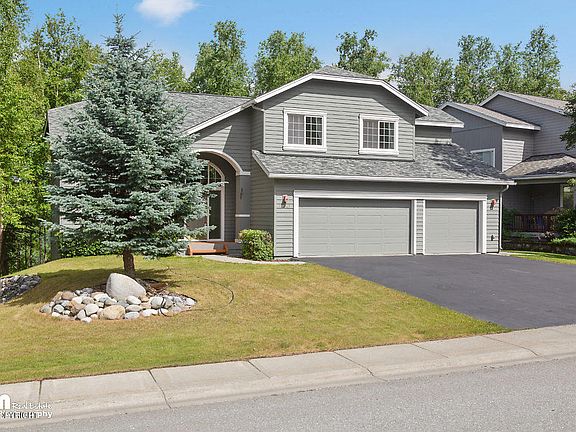 3rd image of 16941 Yellowstone Dr