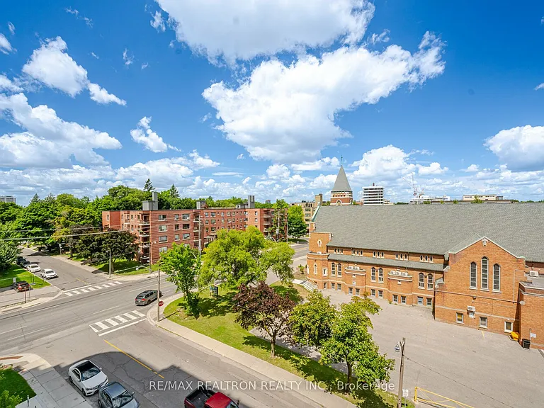 2525 Bathurst St #611 — Photo 12