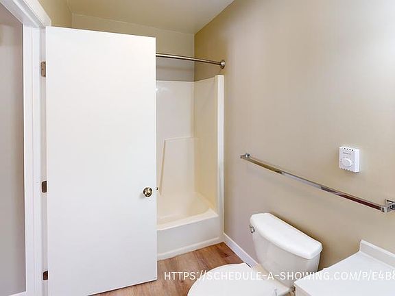 3rd image of 403 E Park St #22
