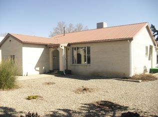 906 N Dustin Ave, Farmington, NM 87401