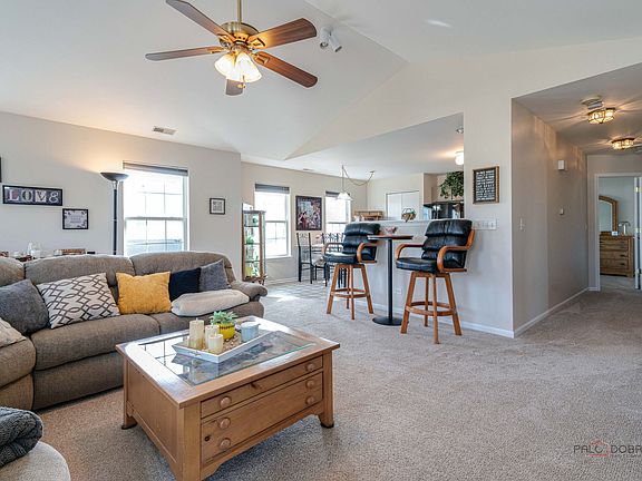 4th image of 585 Bridle Ct #585