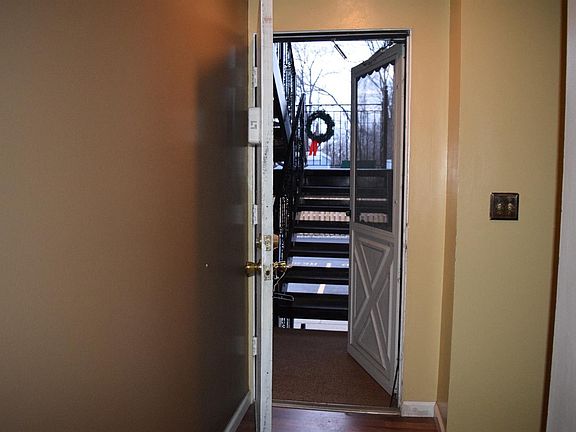 5th image of 4190 Packard St #11