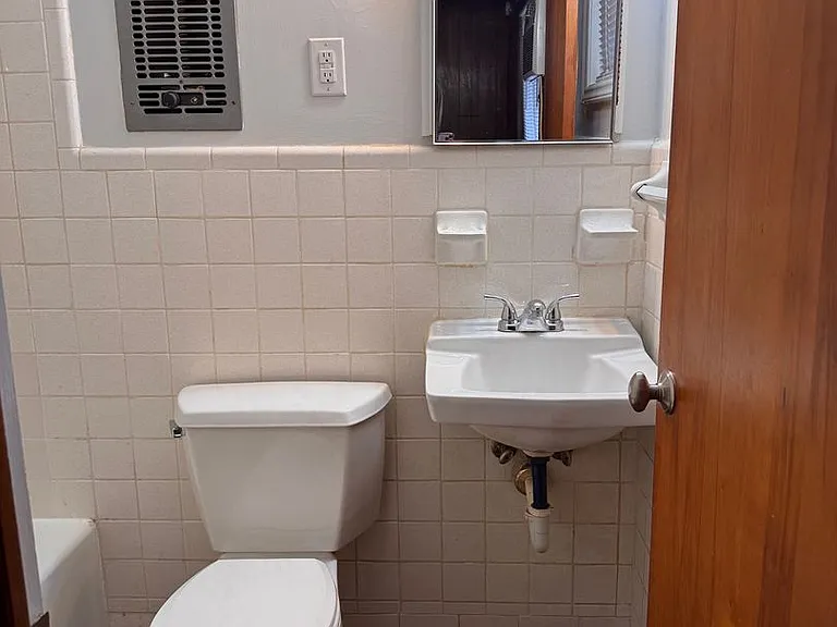 629 S Cox St — Photo 12