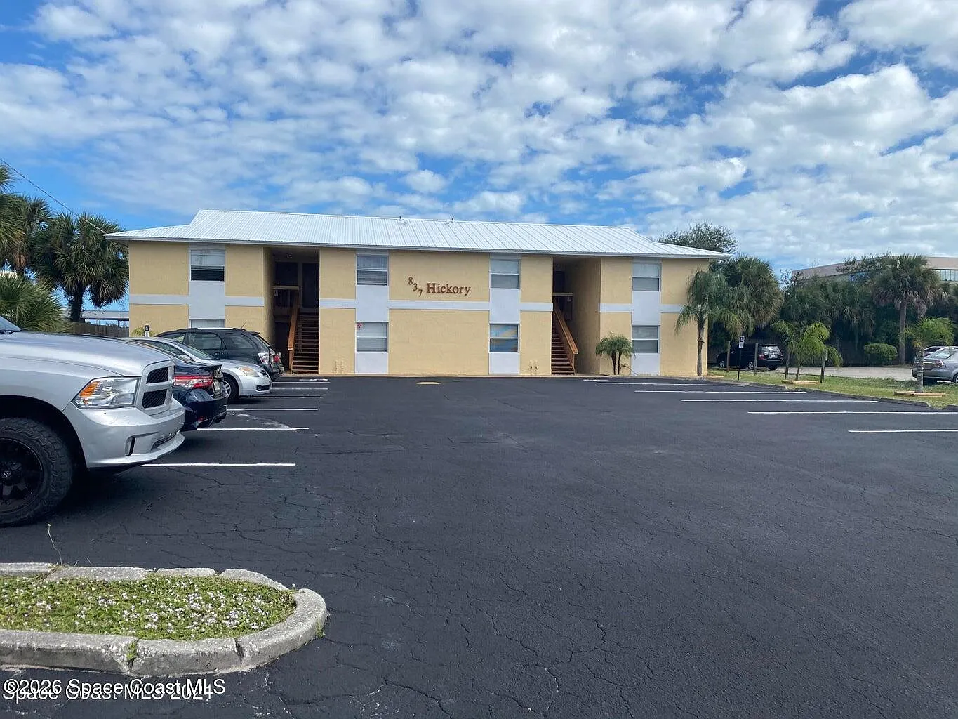 1 bed, 1.0 bath, 650 sqft, $1,300 — Photo 1