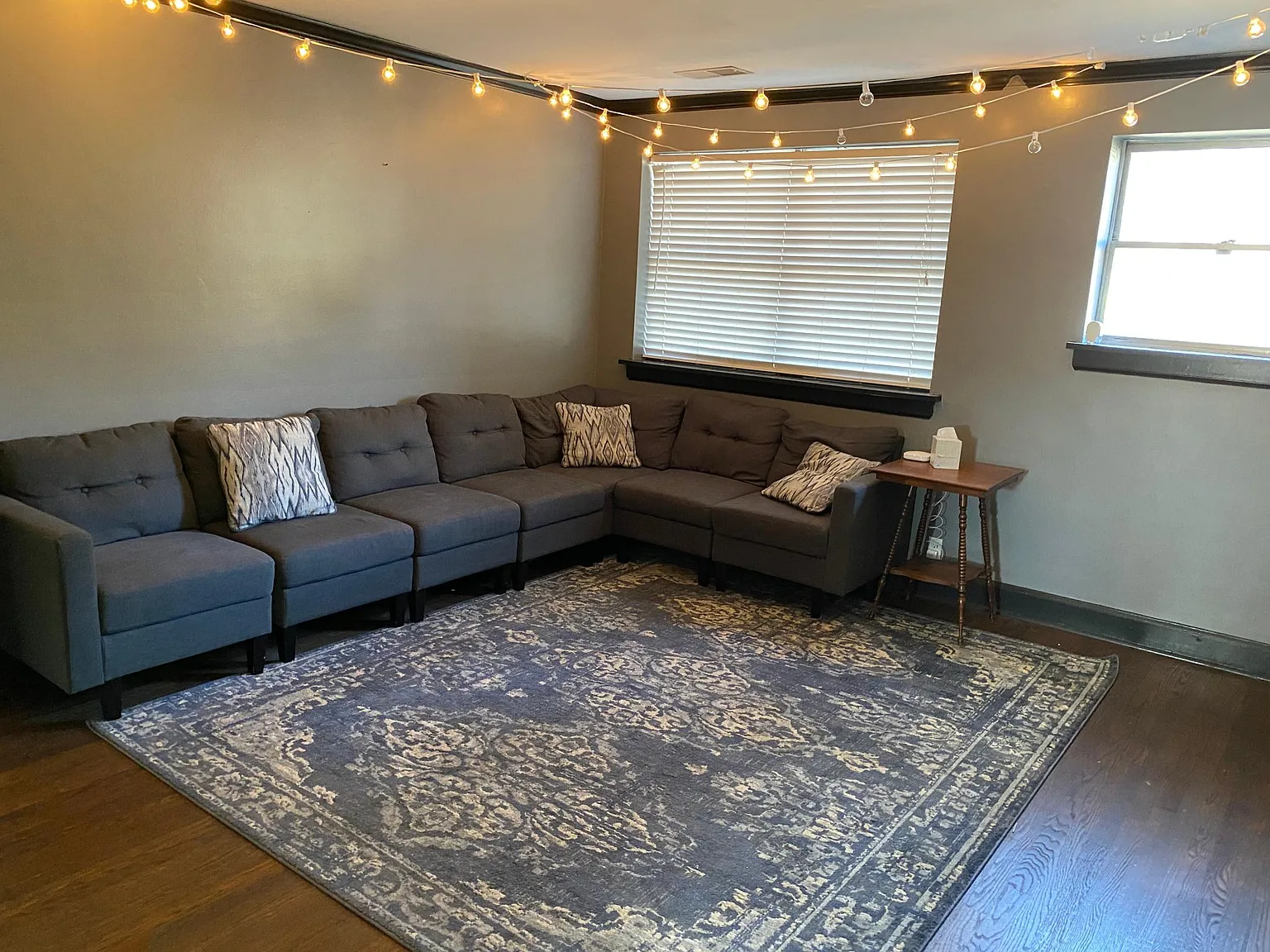 2 bed, 810 sqft, $2,350 — Photo 1