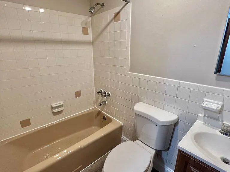 Ridgewood Apartments Gardner — Photo 9