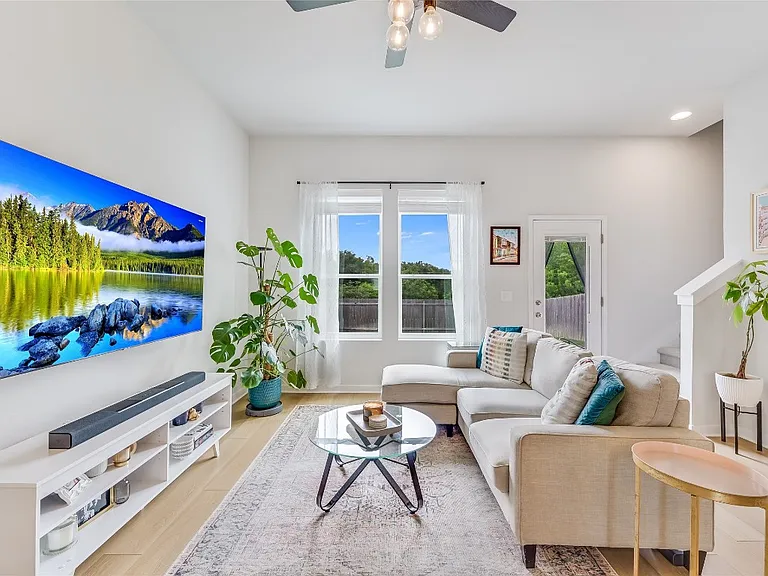 15109 Casbah Dr — Photo 2