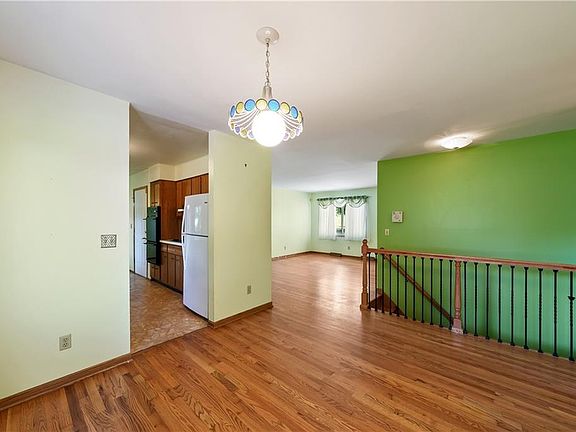 5th image of 5013 NE 58th St