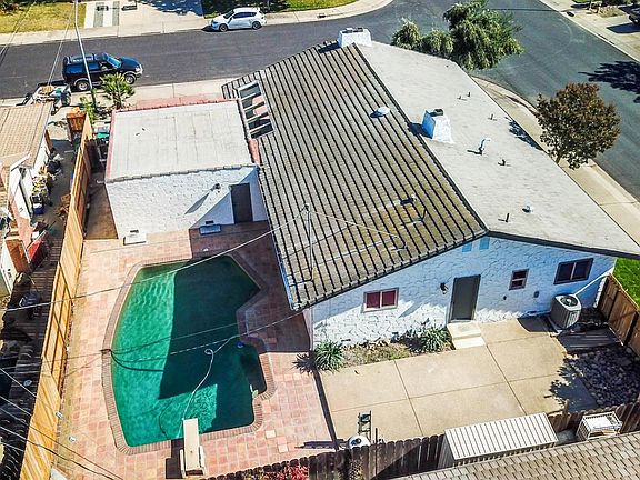 4th image of 1151 Orangewood Dr