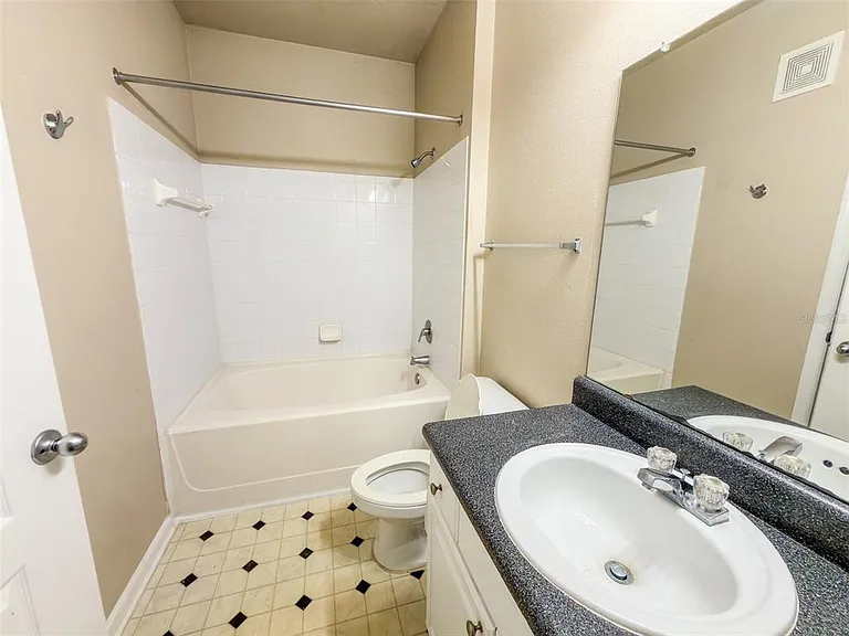 8818 Villa View Cir #204 — Photo 19