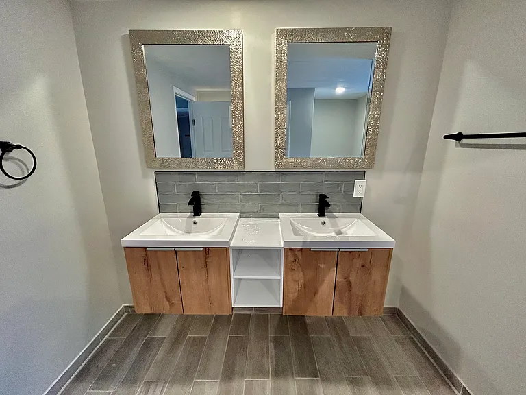 174 Dunsmore Dr — Photo 1
