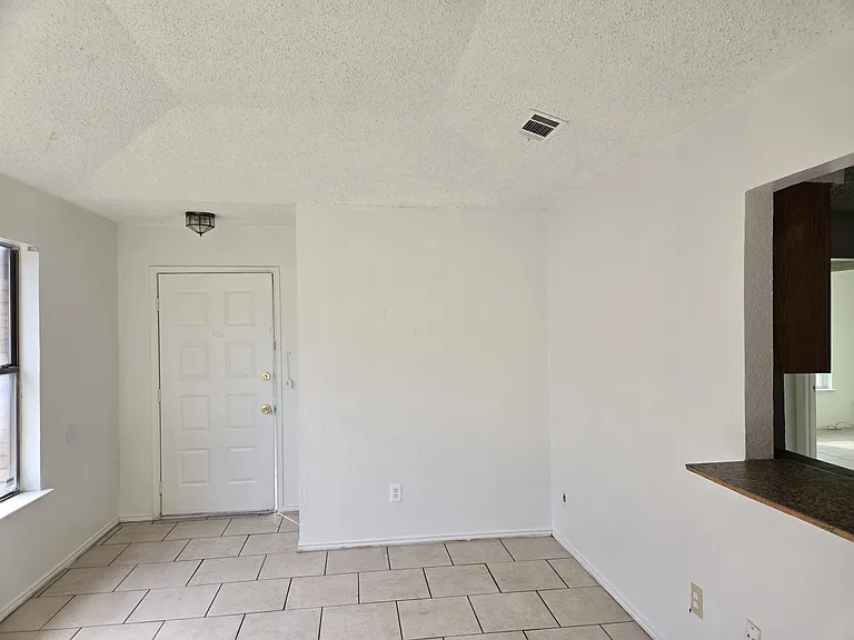 2630 Cottonwood Mnr #2630 — Photo 1