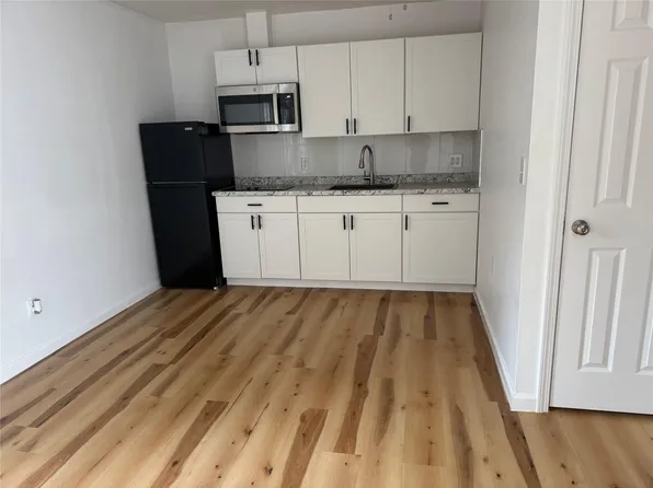 14406 Roundstone Ln, Houston, TX 77015