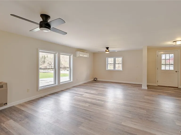 6082 Reservoir Rd — Photo 7