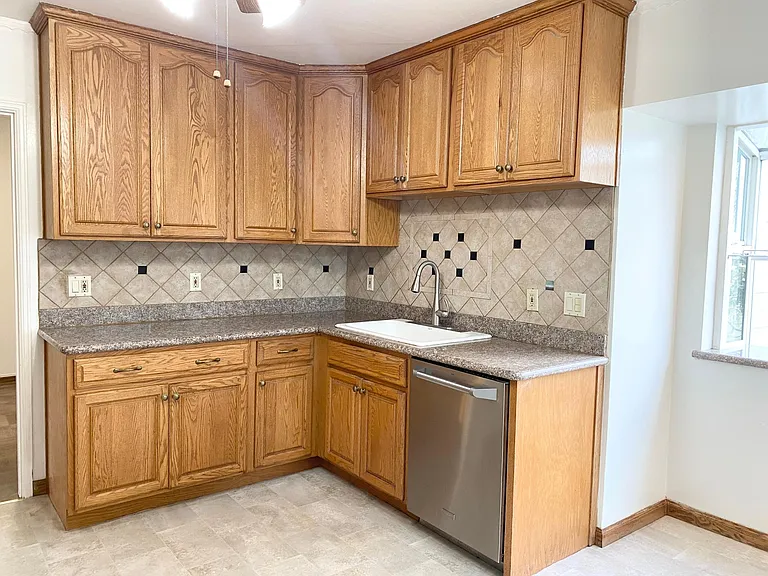 128 Poplar Ave — Photo 12