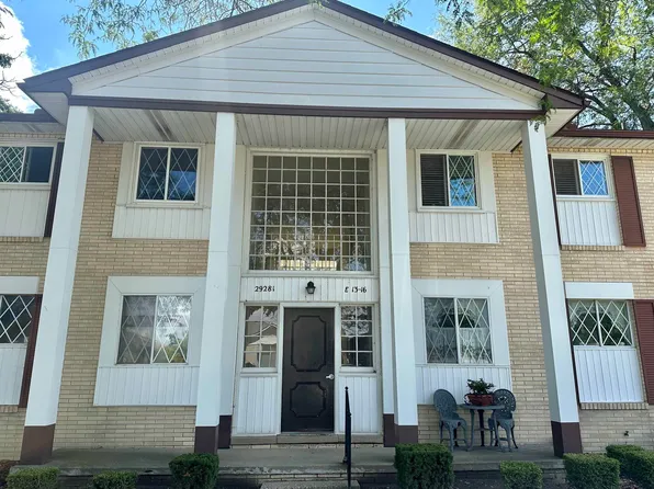 29281 Hayes Rd APT 15, Warren, MI 48088
