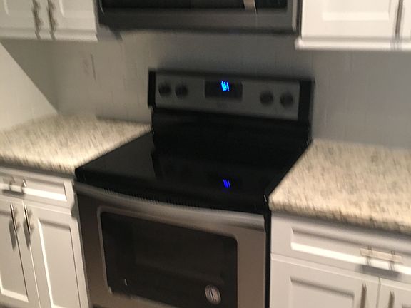 4th image of 10000 N Gate Pkwy #612