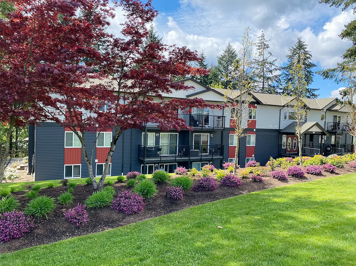 Forest Glen Manor — Photo 1
