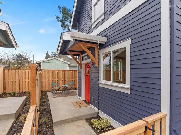 7956 SE Cooper St #B, Portland, OR 97206