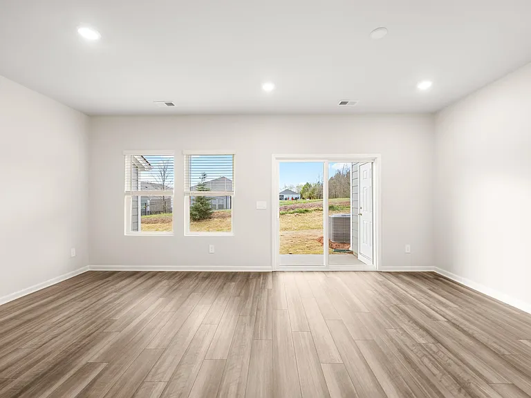 5253 Brailey Cir — Photo 9